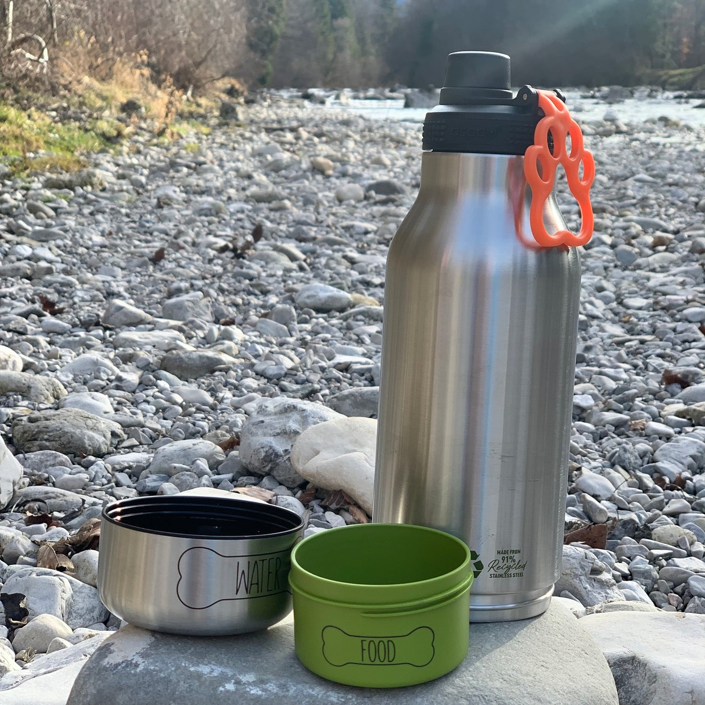 DOG BOWL BUDDY - Edelstahlflasche mit 2 integrierten Näpfen